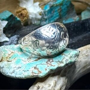 Vintage Chased Etched Southwest Domed Sterling Silver Ring Size 7.5